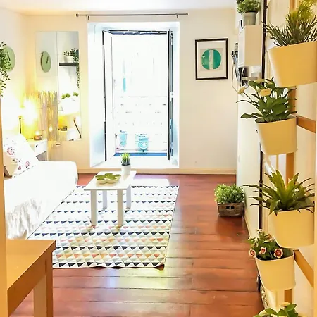 Beautiful Cozy Flat In Flowers Garden! * リスボン