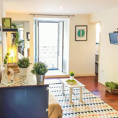 Beautiful Cozy Flat In Flowers Garden! Апартаменты Лиссабон